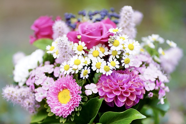 Inspirerende citater til din næste blomsterhilsen Inspirerende citater til din næste blomsterhilsen